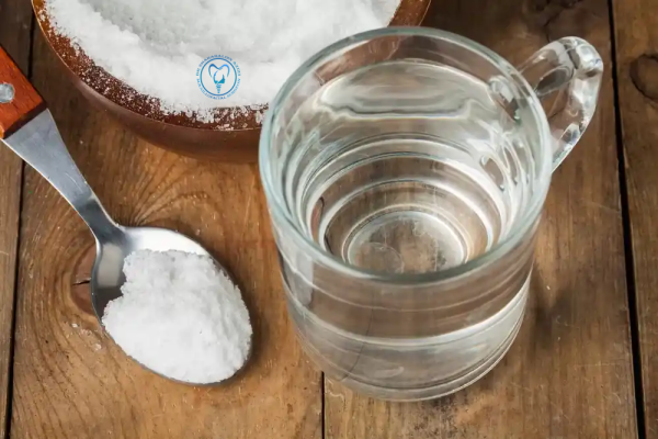 استفاده از آب نمک بعد از ایمپلنت دندان استفاده از آب نمک بعد از ایمپلنت دندان